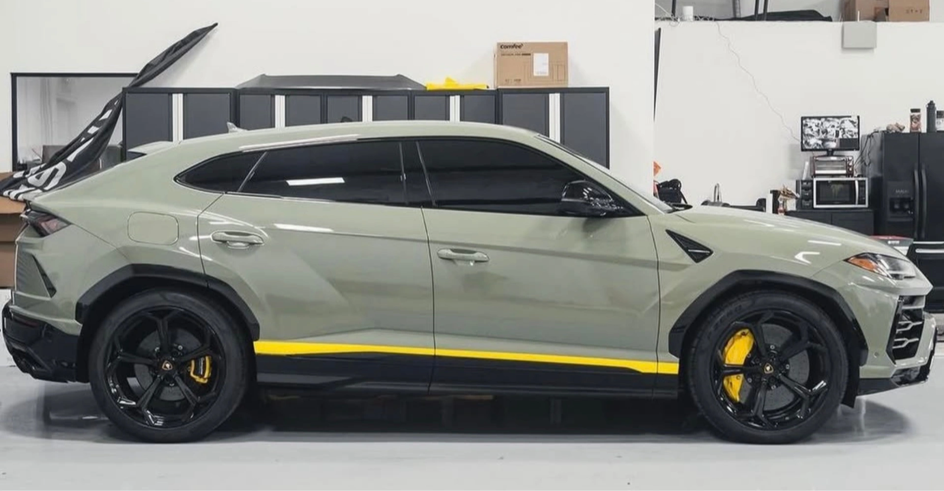 Lamborghini Urus Wrap installed in Auckland
